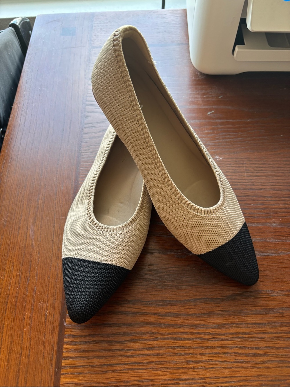 VIVAIA women’s beige and black pointed toe ballet flats US 7.5